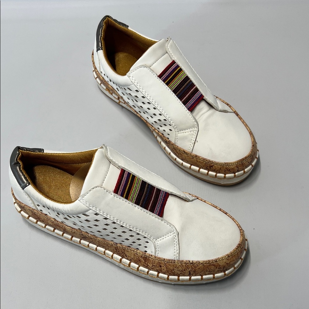 AMAZON ESSENTIALS White multi colored accents Slip On Women’s shoe size 5.5